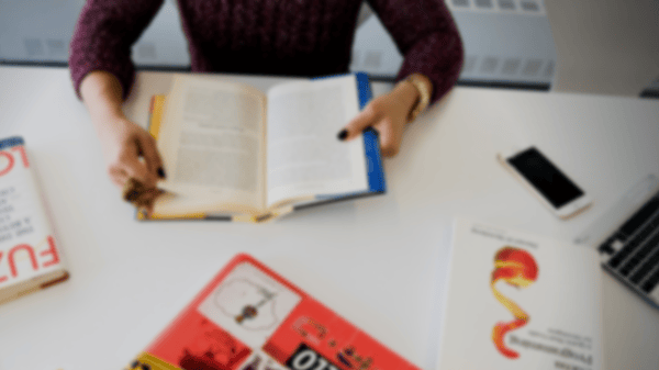 The 8 Best Competitive Intelligence Books to Read Now