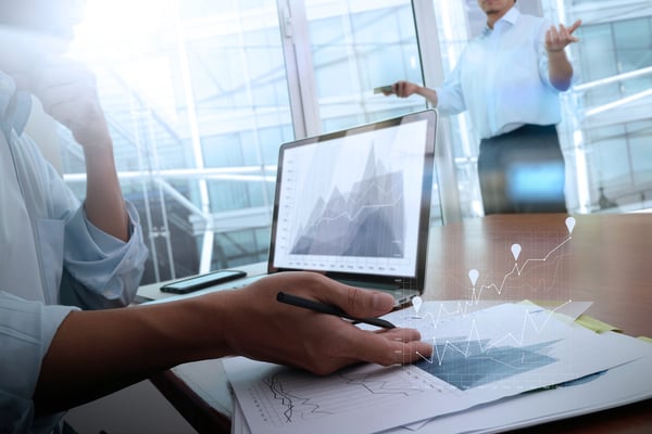 Free competitor analysis template for 2022 (+ best practices)